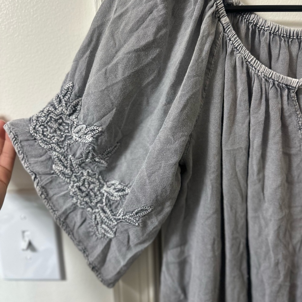 Solitaire for Anthropologie Grey Embroidered Boho Blouse - Picture 6 of 9